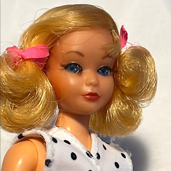 Barbie Other - 1970 Dramatic Living Skipper Doll *FACTORY HAIR*